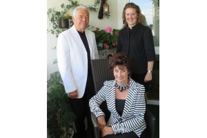 Hildegard Wiczonke mit Jürgen Gründer und Annalena Hösel