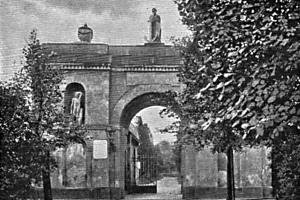 Portal des Friedhof I