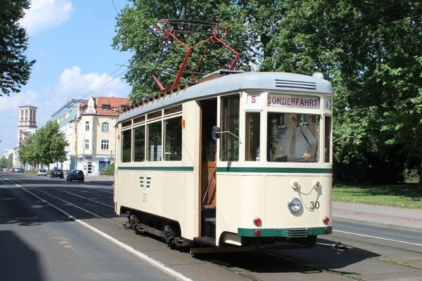 Historische Straßenbahn in Dessau – Straßenbahntriebwagen 28 (TW 28) der DVG