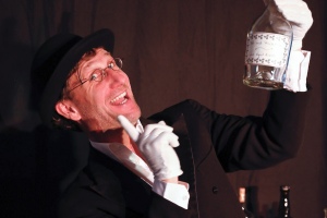 Jan Deicke als Sir John McBarley